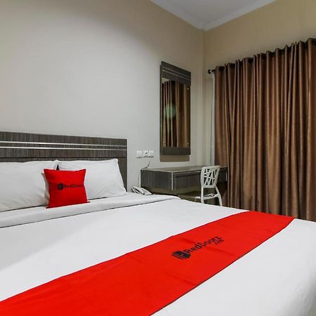 Reddoorz Plus Syariah @ Jalan Sriwijaya Medan Luaran gambar