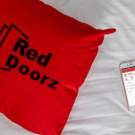 Reddoorz Plus Syariah @ Jalan Sriwijaya Medan Luaran gambar
