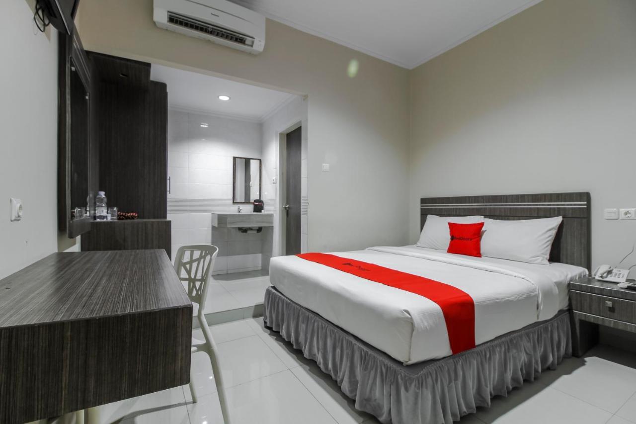Reddoorz Plus Syariah @ Jalan Sriwijaya Medan Luaran gambar