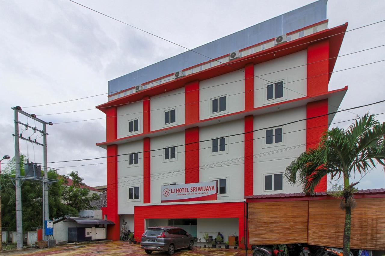 Reddoorz Plus Syariah @ Jalan Sriwijaya Medan Luaran gambar