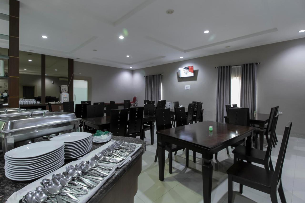 Reddoorz Plus Syariah @ Jalan Sriwijaya Medan Luaran gambar