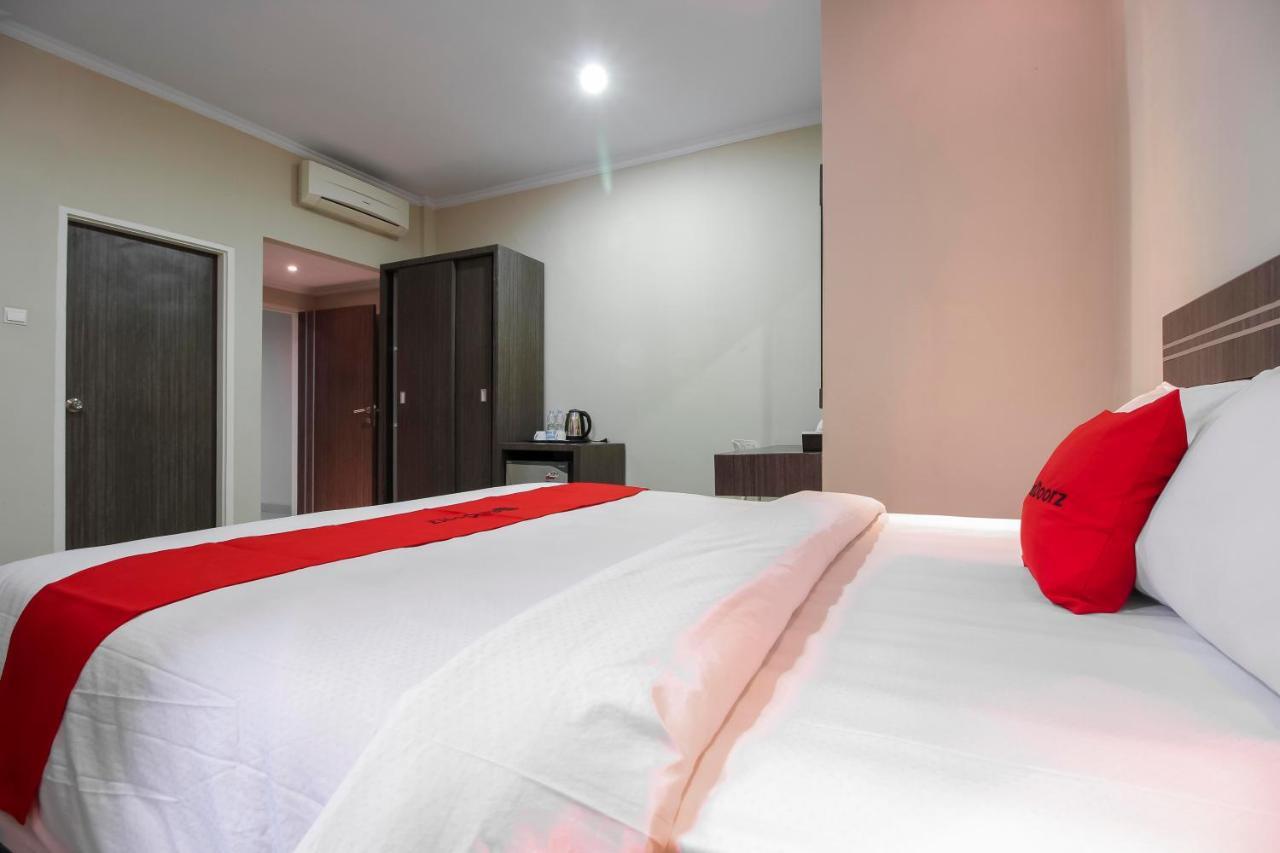 Reddoorz Plus Syariah @ Jalan Sriwijaya Medan Luaran gambar