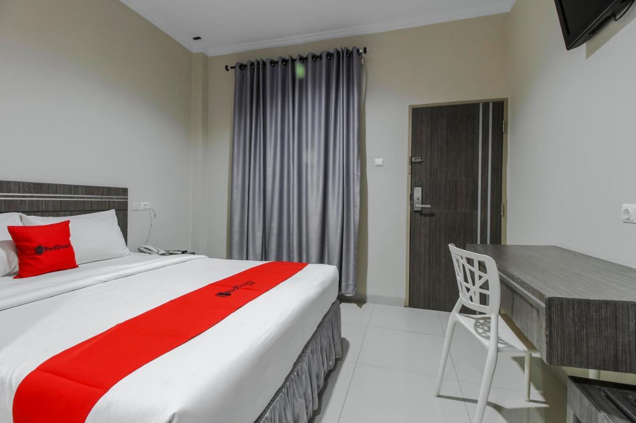 Reddoorz Plus Syariah @ Jalan Sriwijaya Medan Luaran gambar
