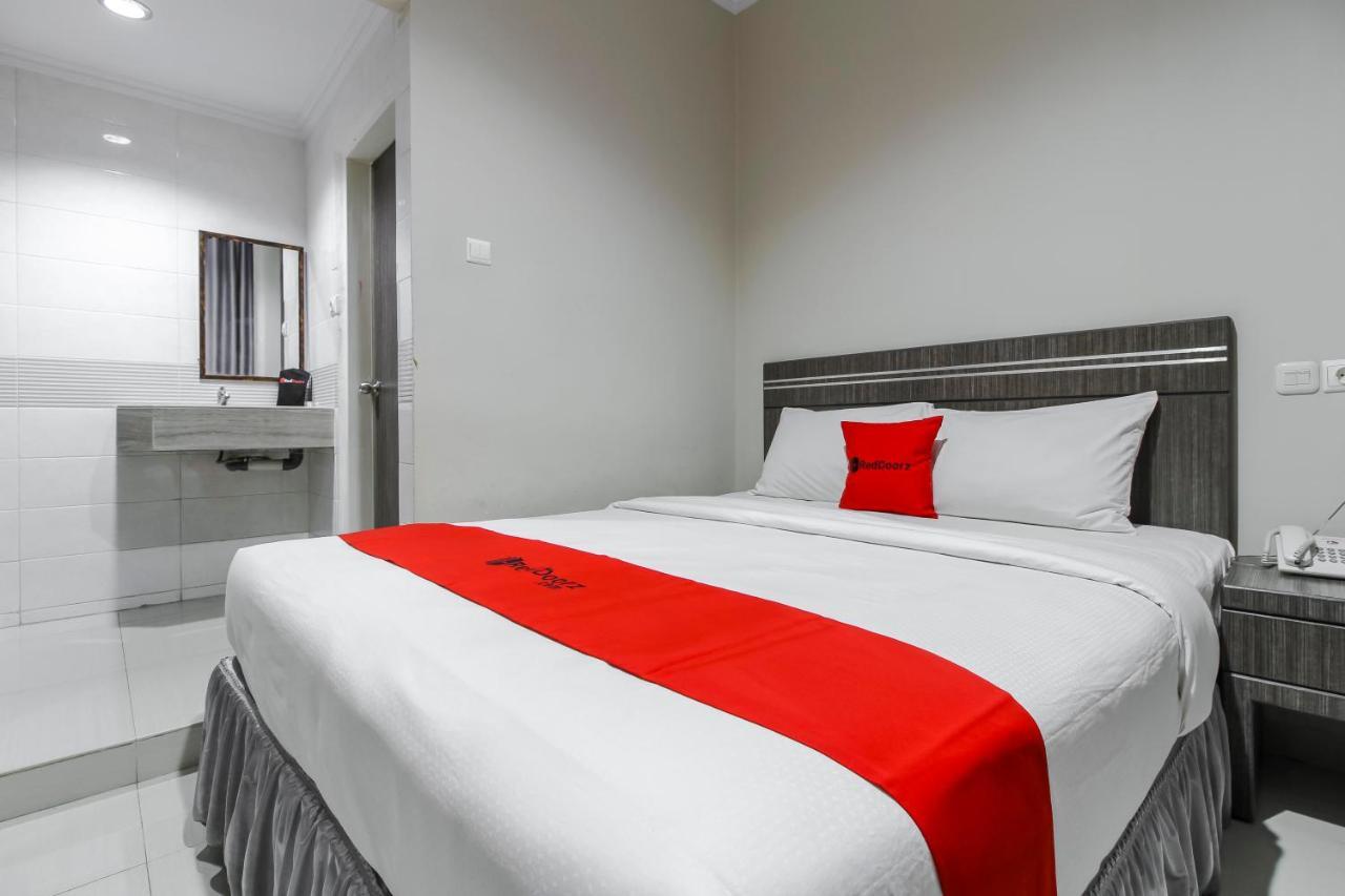 Reddoorz Plus Syariah @ Jalan Sriwijaya Medan Luaran gambar