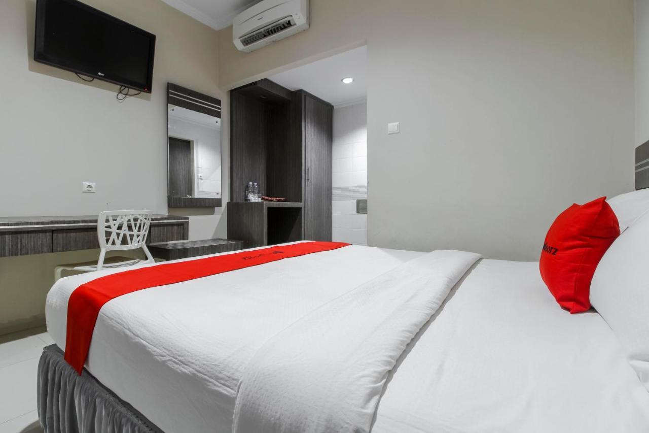 Reddoorz Plus Syariah @ Jalan Sriwijaya Medan Luaran gambar