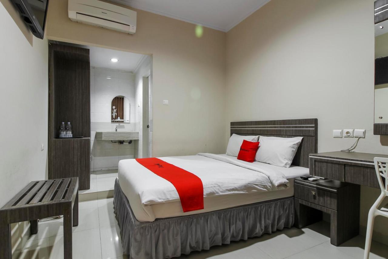Reddoorz Plus Syariah @ Jalan Sriwijaya Medan Luaran gambar