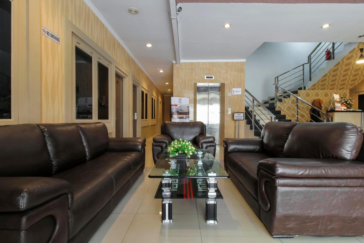 Reddoorz Plus Syariah @ Jalan Sriwijaya Medan Luaran gambar