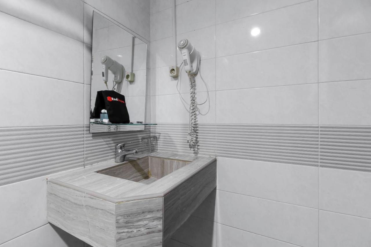 Reddoorz Plus Syariah @ Jalan Sriwijaya Medan Luaran gambar
