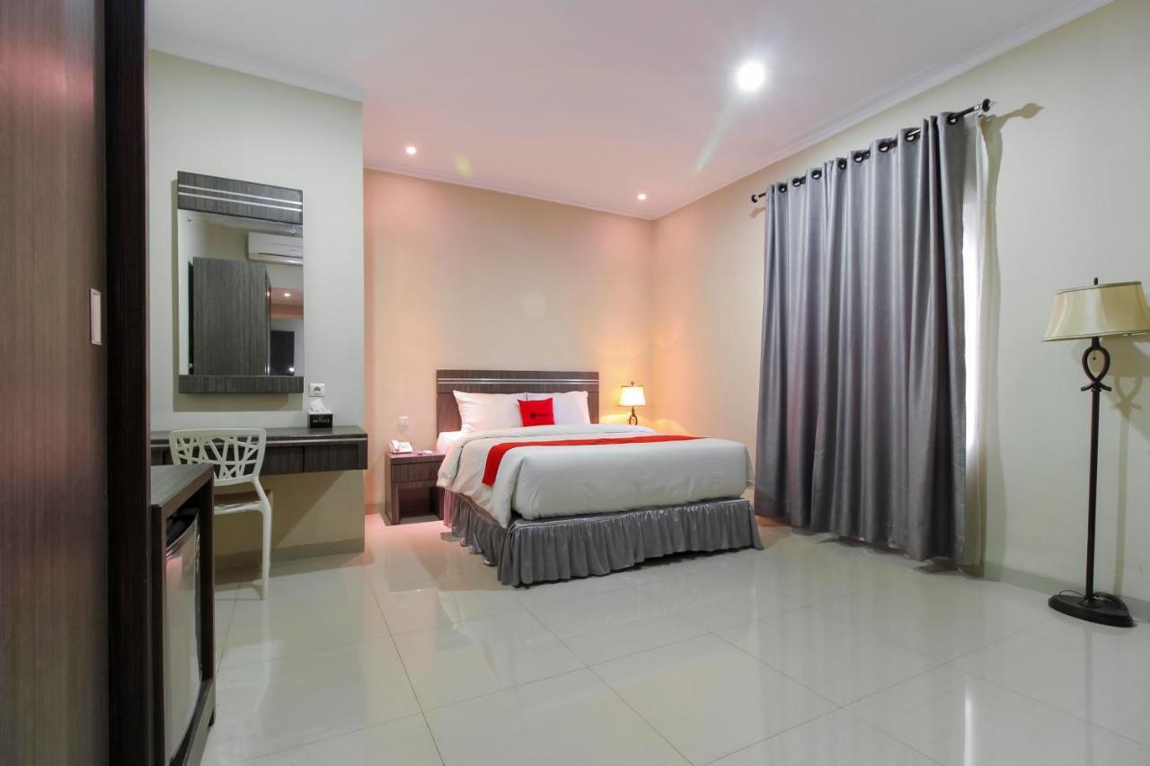 Reddoorz Plus Syariah @ Jalan Sriwijaya Medan Luaran gambar